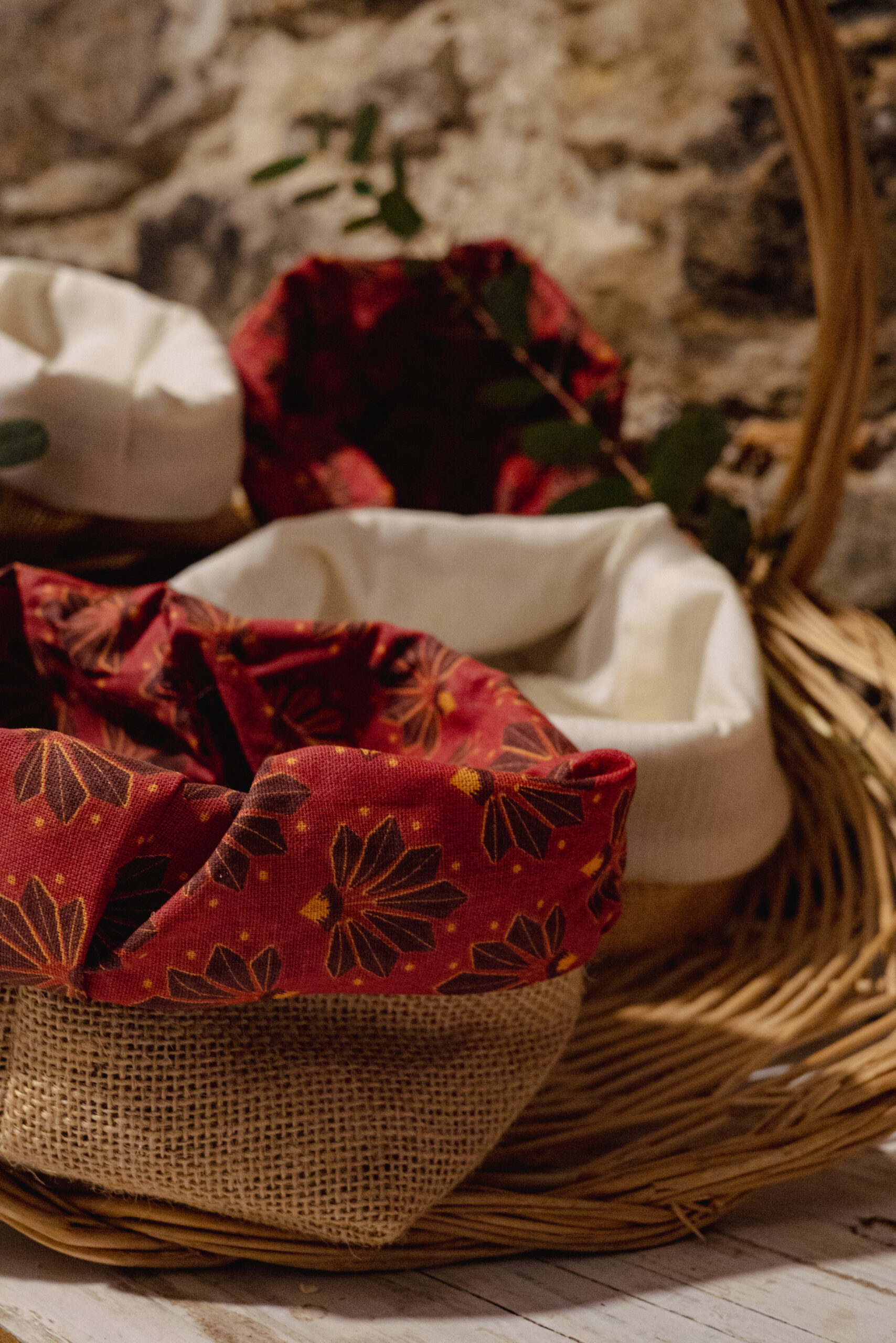 Panier artisanal en toile de jute